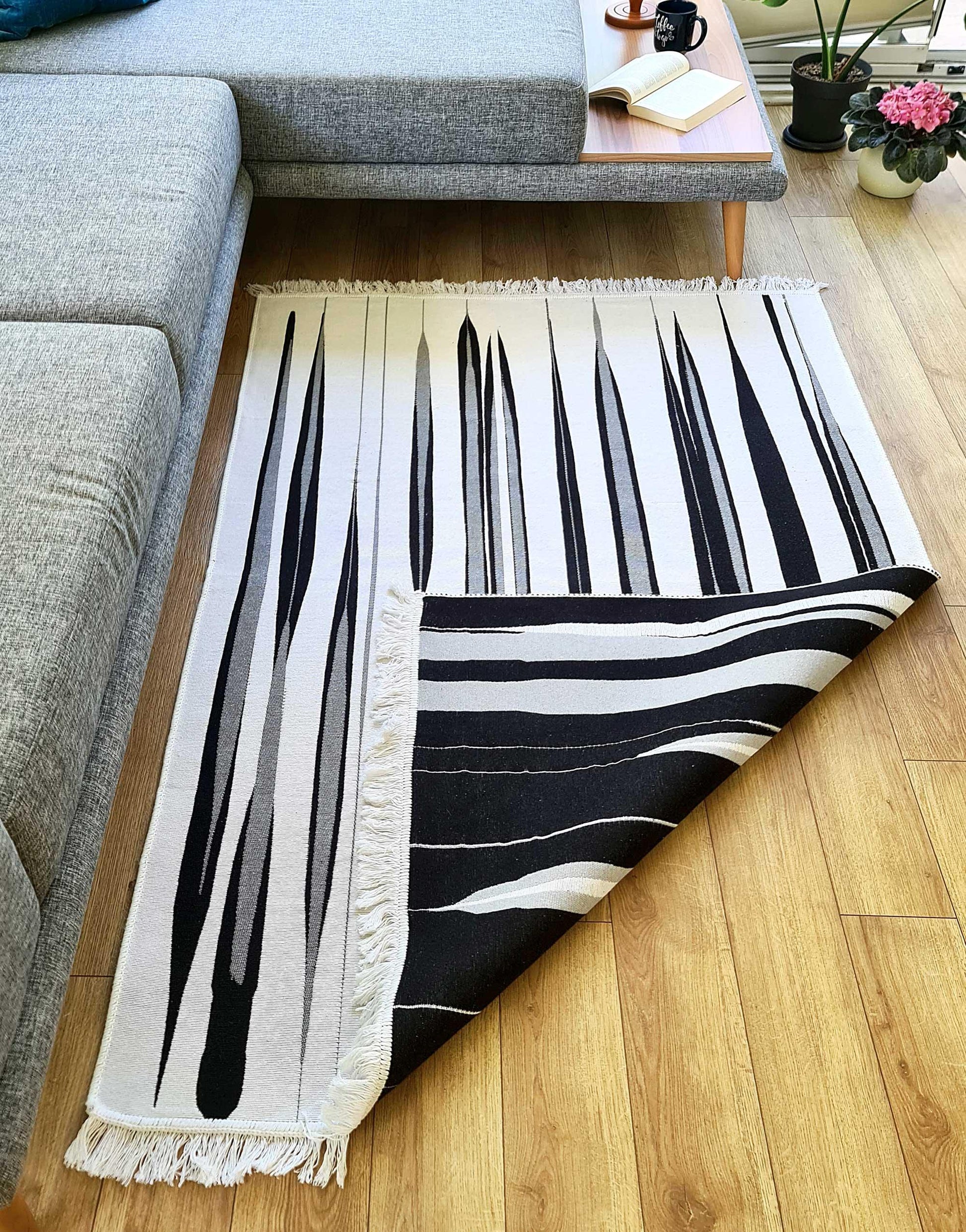 Turkish Area Rug Shadow - Cacala