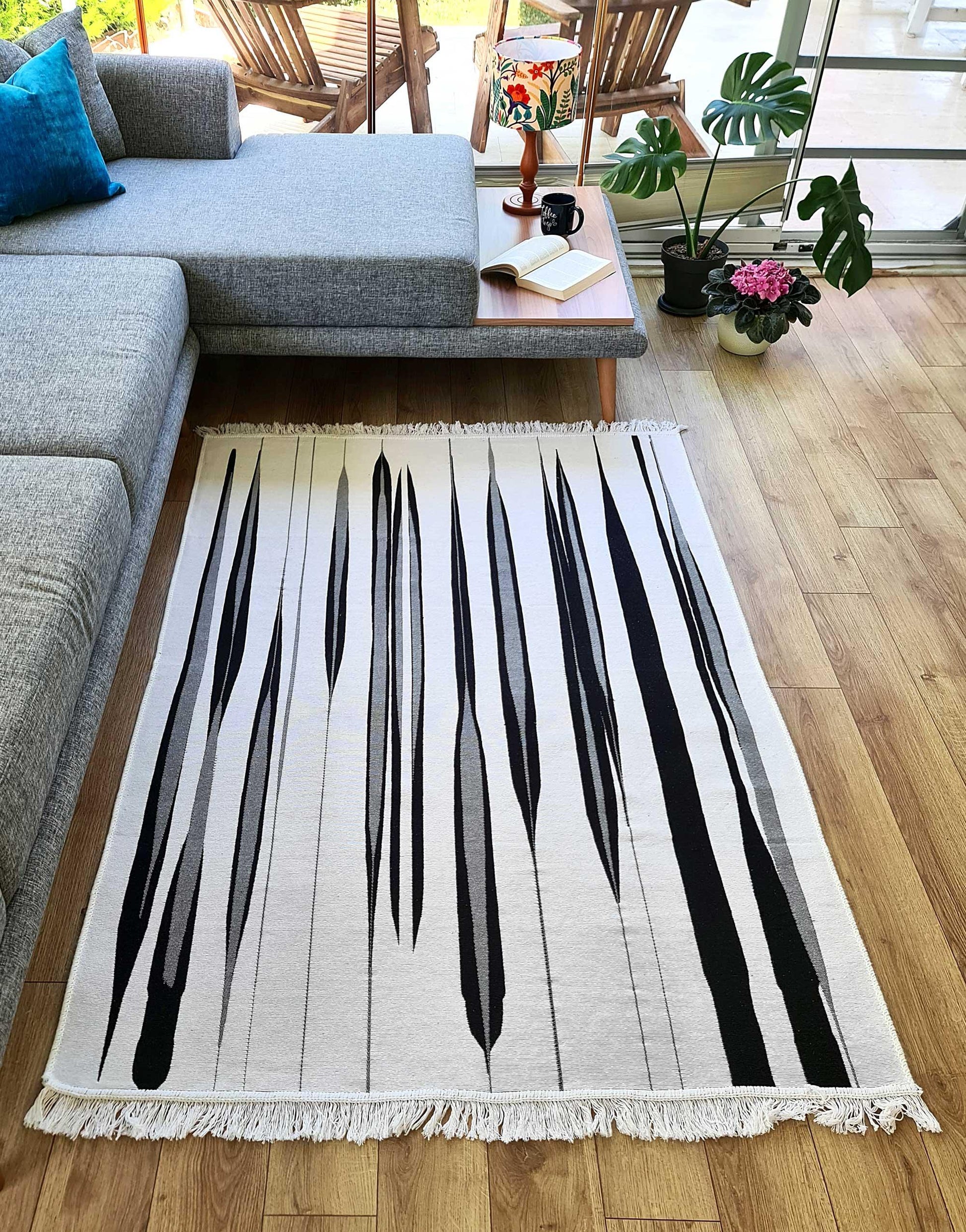 Turkish Area Rug Shadow - Cacala