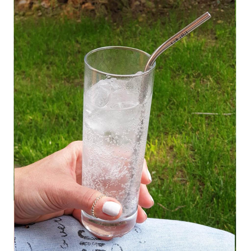 https://cacala.com/cdn/shop/products/reusable-stainless-steel-silver-bent-metal-straw-2-pack-cacala-4.jpg?v=1669293593